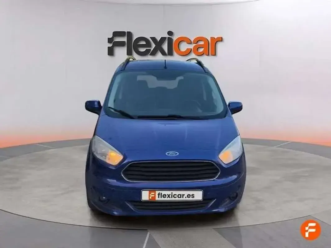 Usado Ford Tourneo Courier Titanium 102 CV (75 kW) 2017 Gris Monovolumen