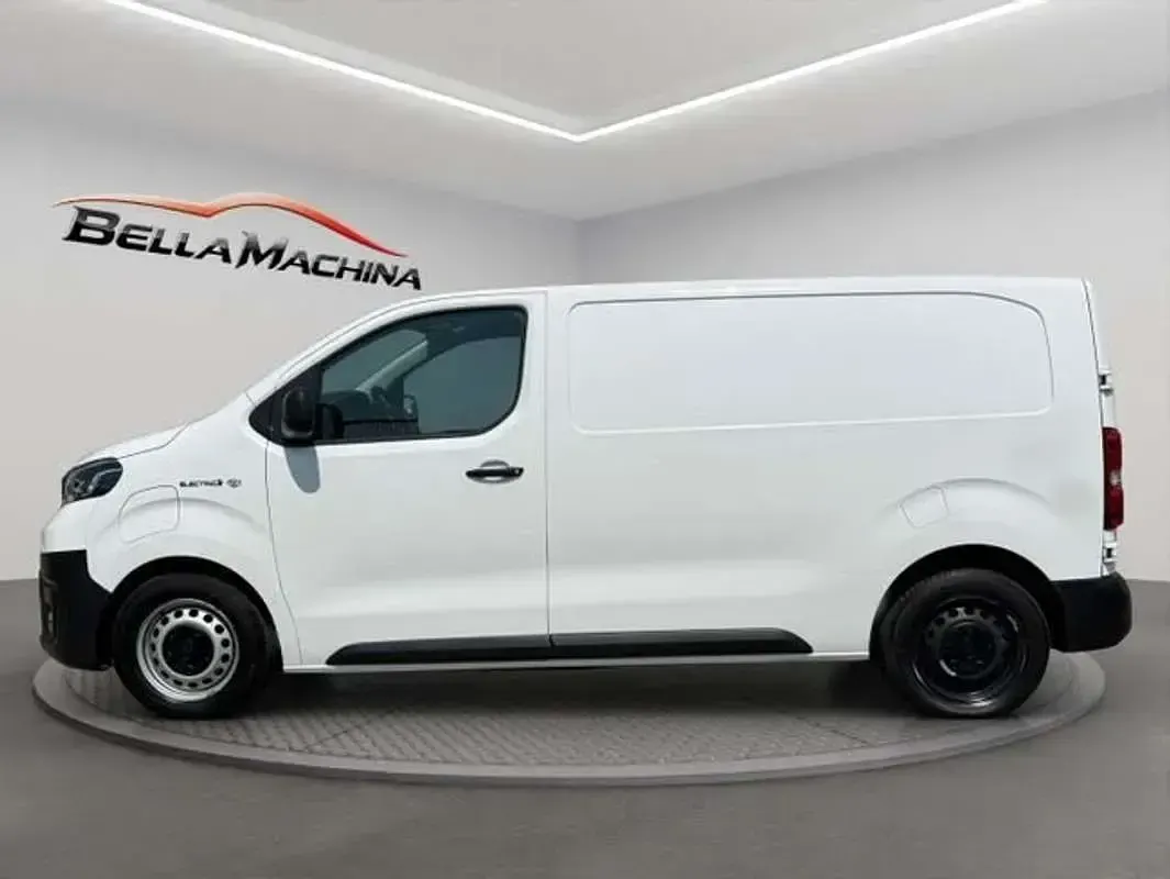 Usado Toyota Proace 100 kW (136 CV) 2022 Blanco Monovolumen