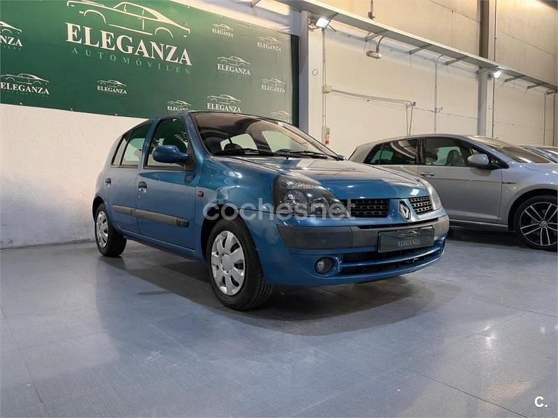 Usado Renault Clio II Expression 60 CV (44 kW) 2001 Azul Berlina