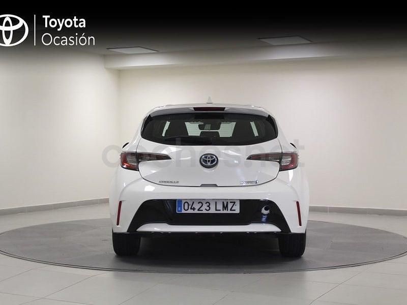 Usado Toyota Corolla Active 122 CV (89 kW) 2021 Blanco Berlina