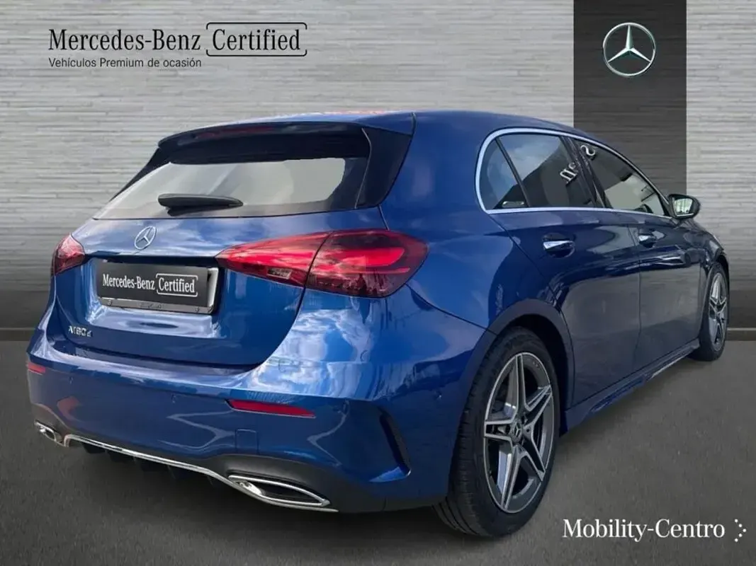 Usado Mercedes A180 116 CV (85 kW) 2024 Azul espectra Utilitario