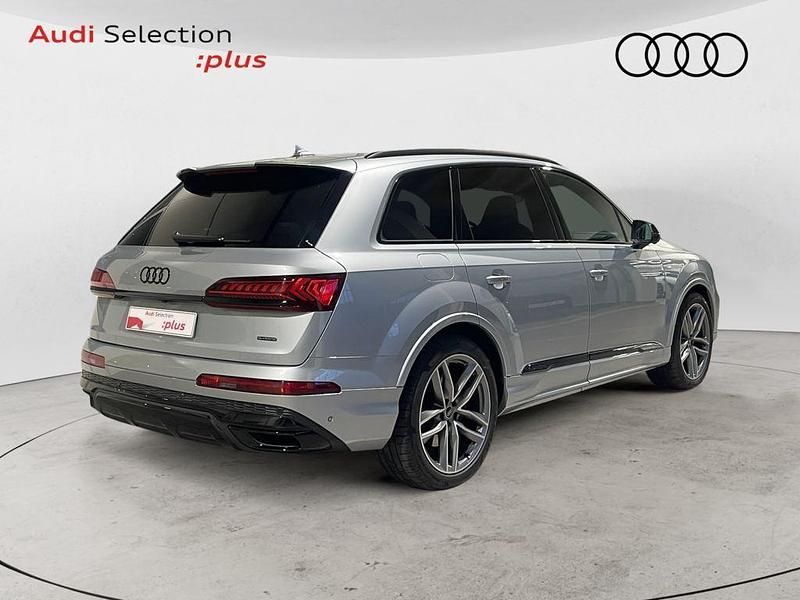 Usado Audi Q7 Black Edition 462 CV (339 kW) 2024 Gris / plata SUV