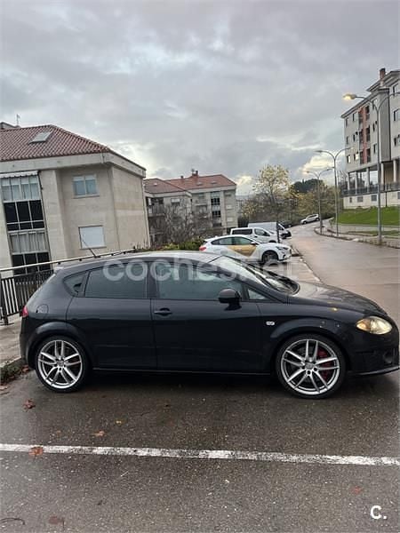 Usado Seat Leon CUPRA 265 CV (194 kW) 2011 Negro Berlina
