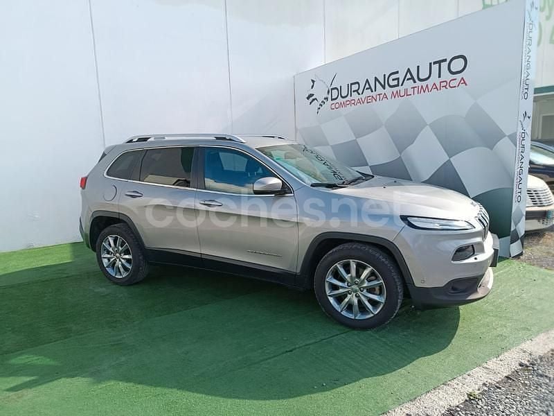 Usado Jeep Cherokee Limited 140 CV (102 kW) 2014 Gris / plata SUV