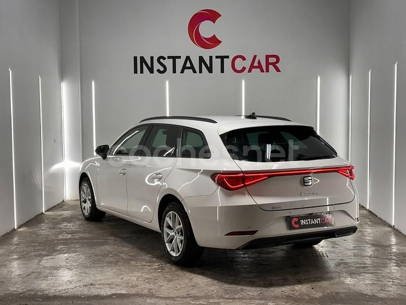 Usado Seat Leon Reference 115 CV (84 kW) 2021 Blanco Familiar
