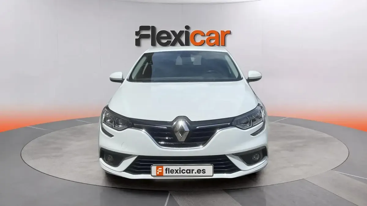 Usado Renault Mégane IV LIMITED 132 CV (97 kW) 2018 Blanco Berlina