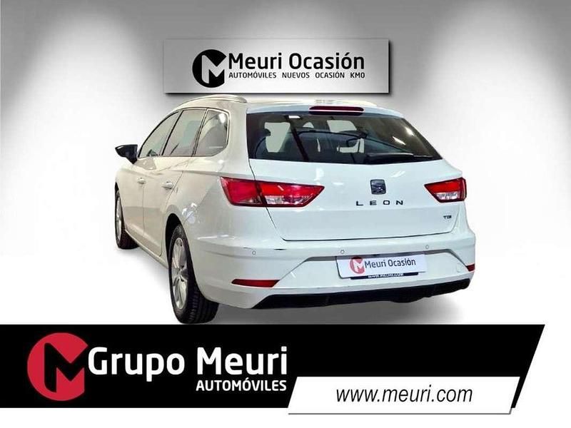 Usado Seat Leon ST Style 131 CV (96 kW) 2020 Blanco Familiar