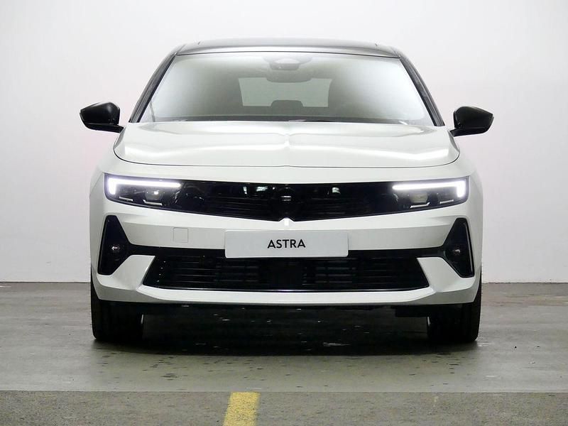 Usado Opel Astra Edition 132 kW (180 CV) 2023 Blanco Berlina