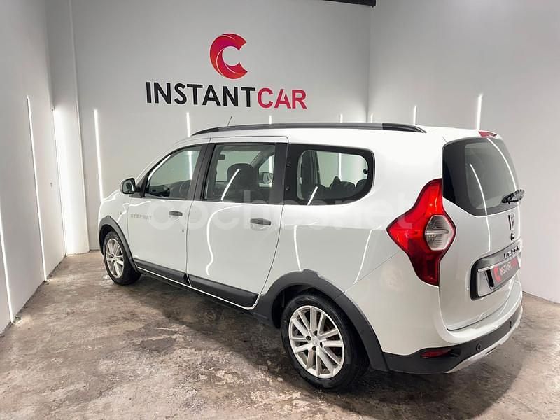 Usado Dacia Lodgy Comfort 115 CV (84 kW) 2022 Blanco Monovolumen
