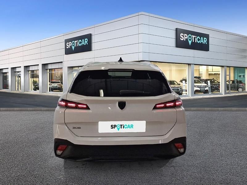 Usado Peugeot 308 SW Active 130 CV (95 kW) 2022 Blanco Familiar