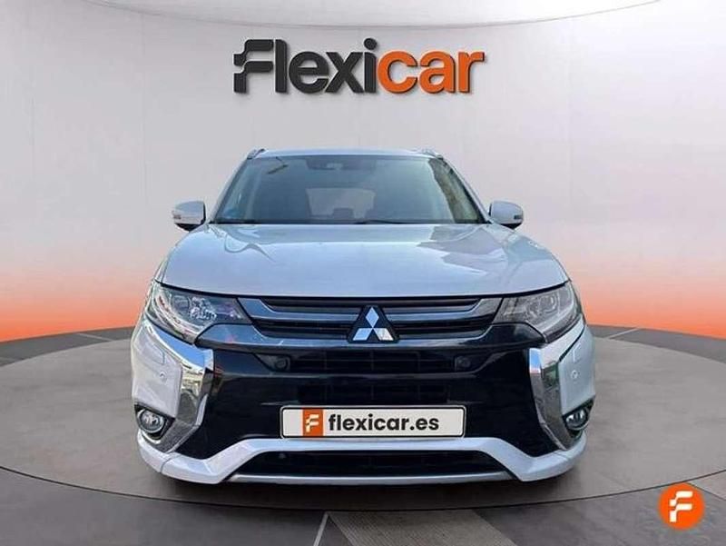 Usado Mitsubishi Outlander P-HEV 203 CV (149 kW) 2017 Blanco SUV