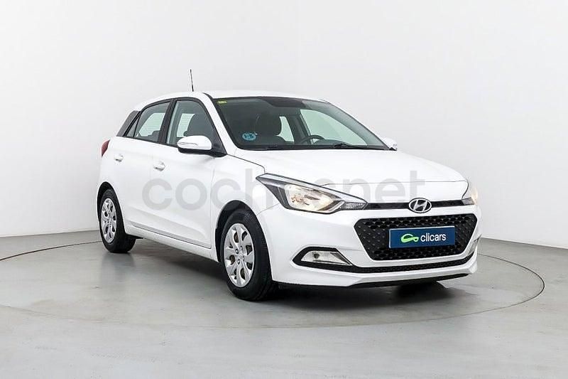 Usado Hyundai i20 84 CV (61 kW) 2021 Blanco Utilitario