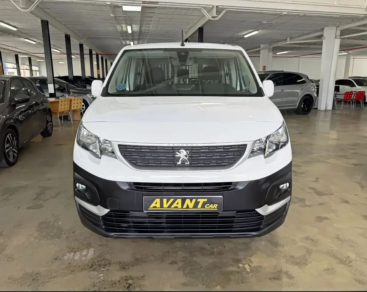 Usado Peugeot Rifter Active 110 CV (80 kW) 2021 Blanco Monovolumen