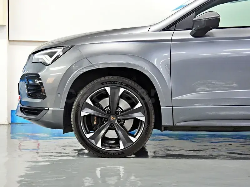 Usado Cupra Ateca 300 CV (220 kW) 2022 Gris / plata SUV