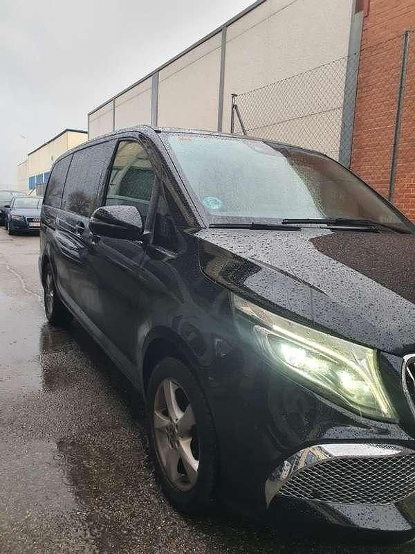 Usado Mercedes V220 163 CV (119 kW) 2021 Negro Monovolumen