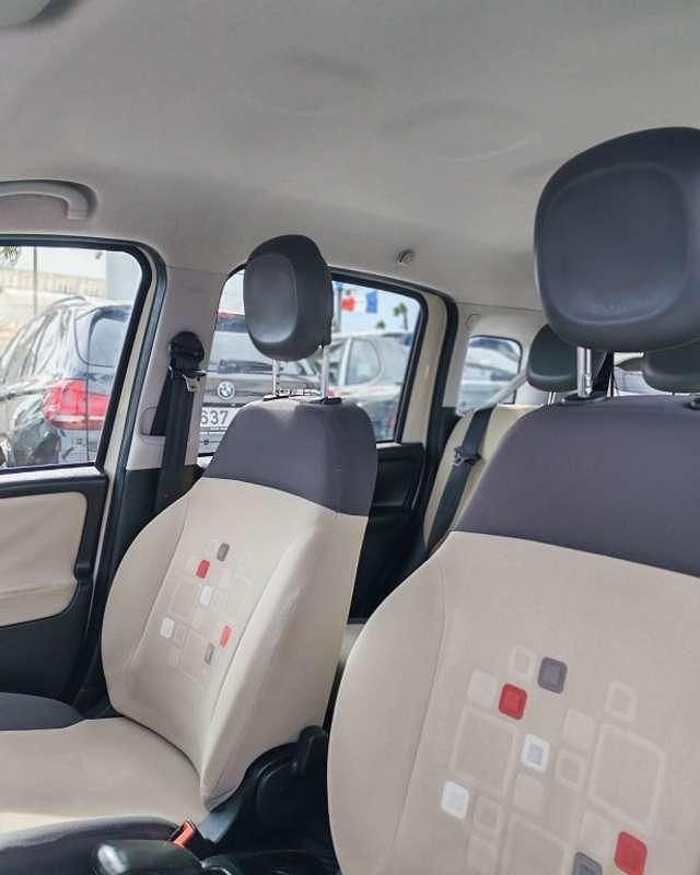 Usado Fiat Panda Lounge 69 CV (50 kW) 2013 Beige Utilitario
