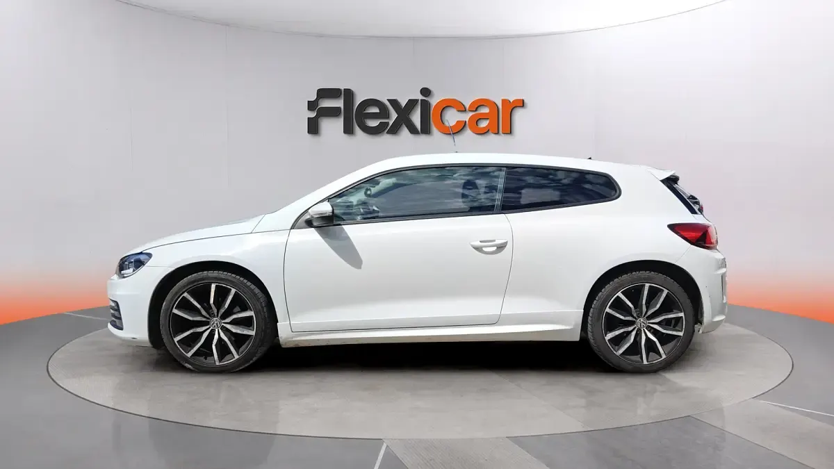 Usado VW Scirocco R-line 150 CV (110 kW) 2017 Blanco Coupe