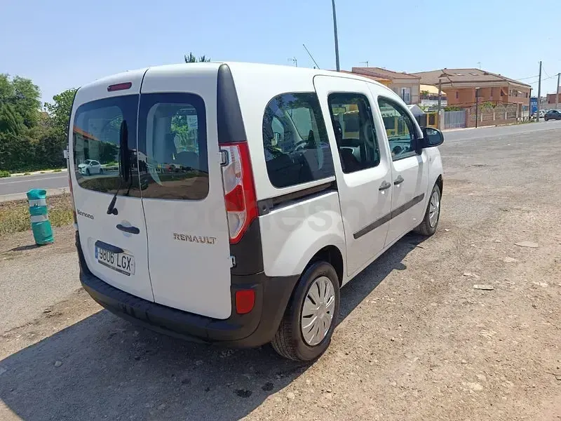 Usado Renault Kangoo Edition One 95 CV (69 kW) 2021 Blanco Monovolumen