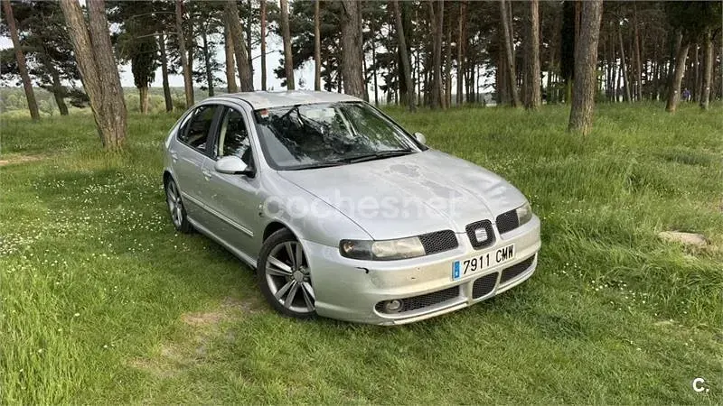 Usado Seat Leon FR 150 CV (110 kW) 2003 Gris / plata Utilitario