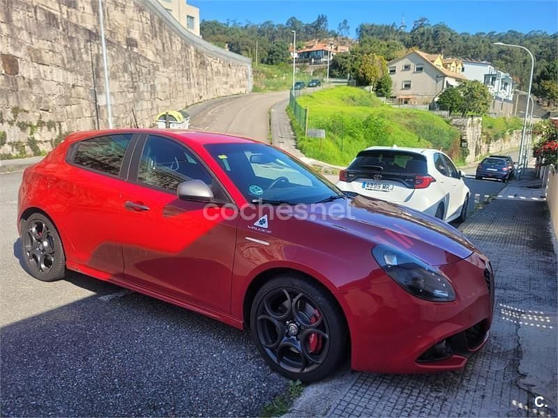 Rojo Usado 2016 Alfa Romeo Giulietta Veloce Utilitario | 22.000 € - Imagen 1/4