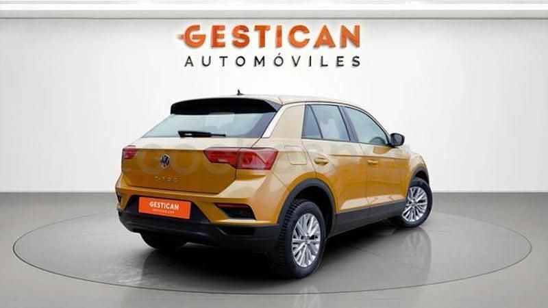 Usado VW T-Roc Advance 110 CV (80 kW) 2021 Amarillo SUV
