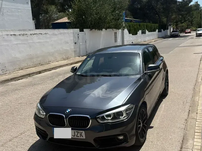 Usado BMW 118 150 CV (110 kW) 2017 Gris / plata Utilitario