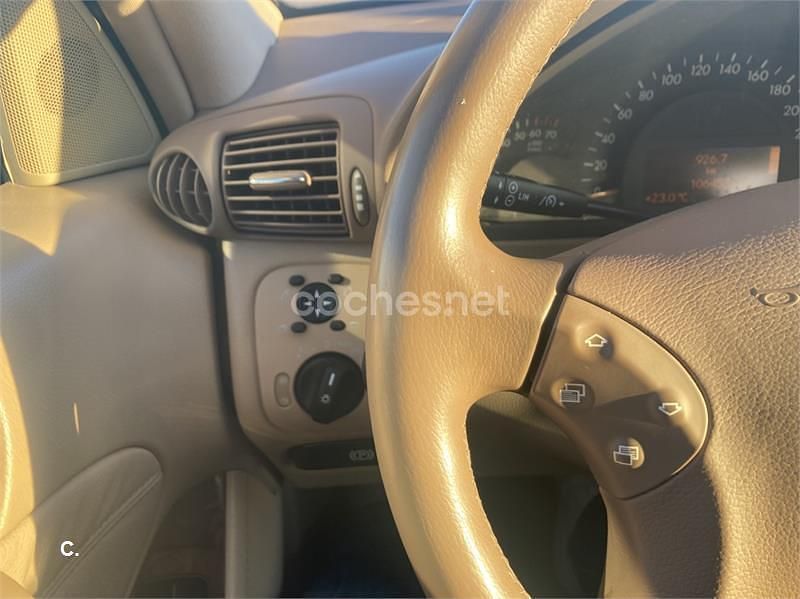 Usado Mercedes C240 Elegance 170 CV (125 kW) 2001 Azul Berlina
