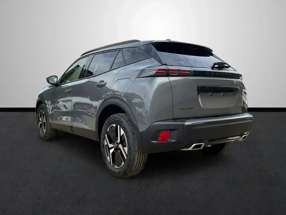 Usado Peugeot 2008 Allure 145 CV (106 kW) 2024 Gris SUV