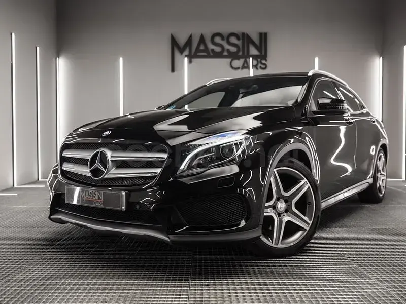 Usado Mercedes GLA250 AMG line 211 CV (155 kW) 2015 Negro SUV