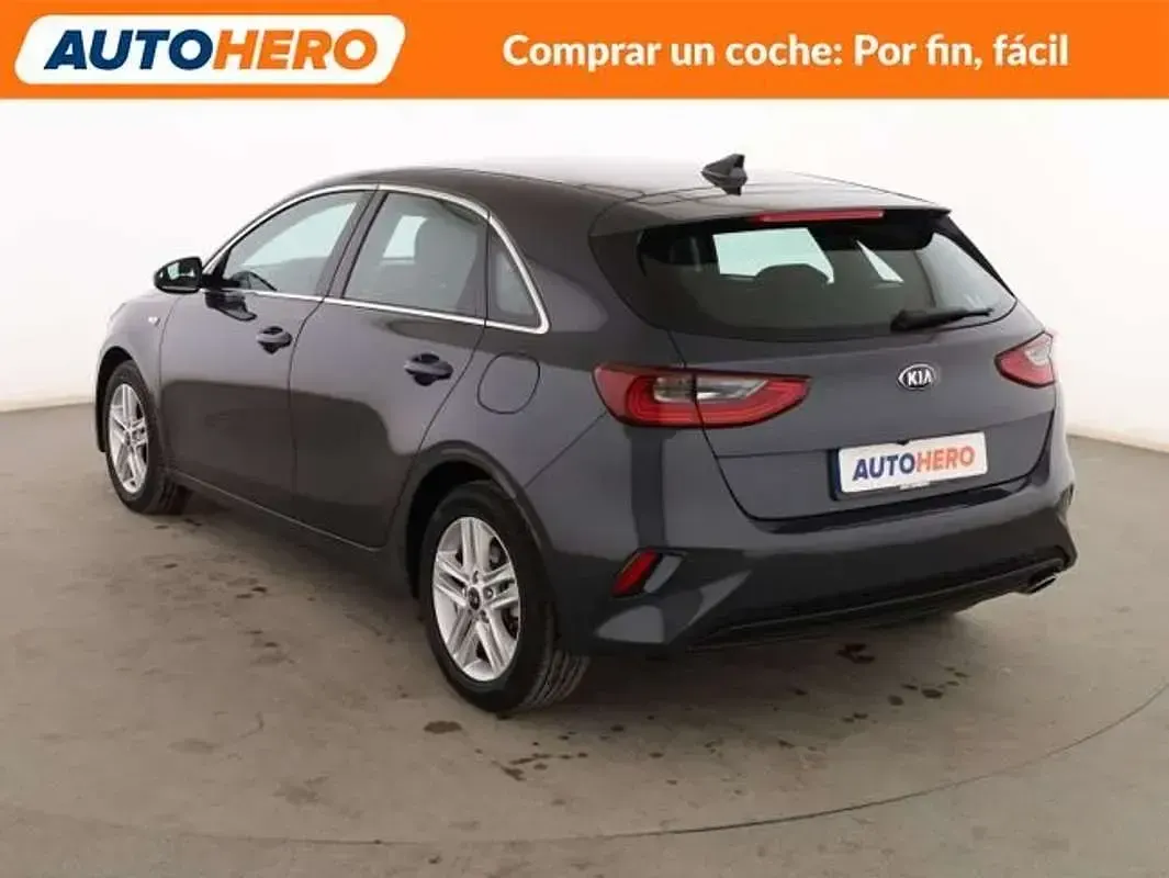Usado Kia Ceed 120 CV (88 kW) 2021 Gris Utilitario