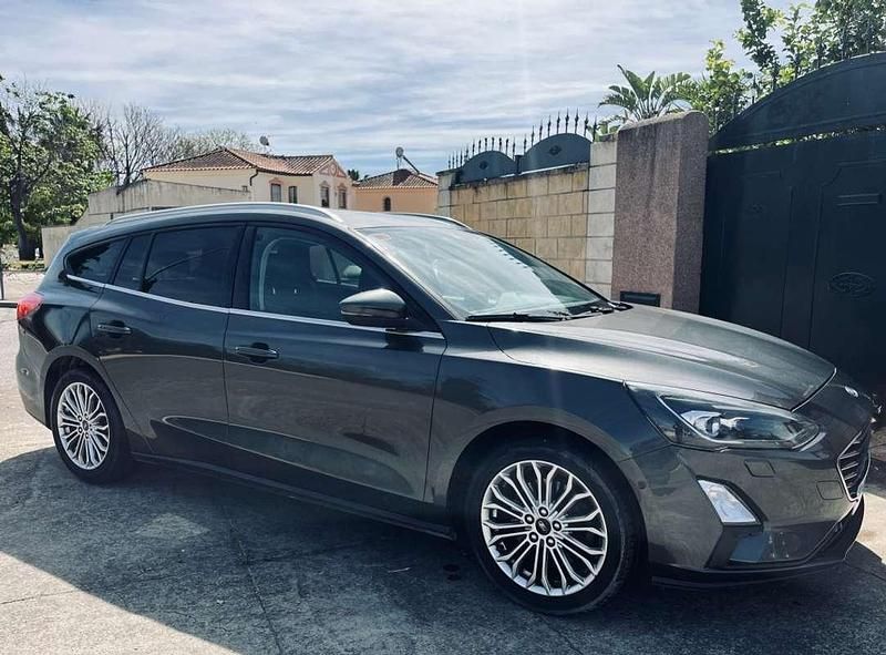 Usado Ford Focus Titanium 125 CV (91 kW) 2019 Gris Familiar