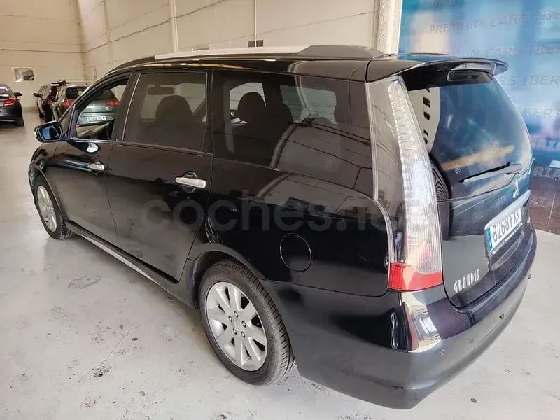 Usado Mitsubishi Grandis Intense+ 136 CV (100 kW) 2007 Negro Monovolumen