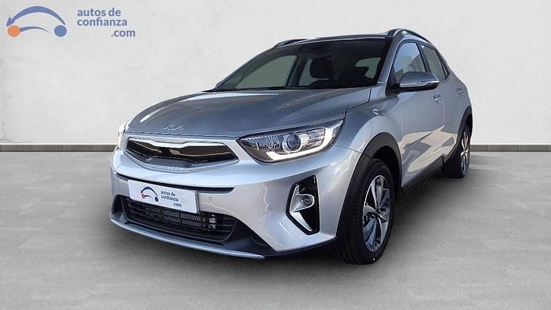 Gris Nuevo 2025 Kia Stonic SUV | 21.400 € (Un poco caro) - Imagen 1/4