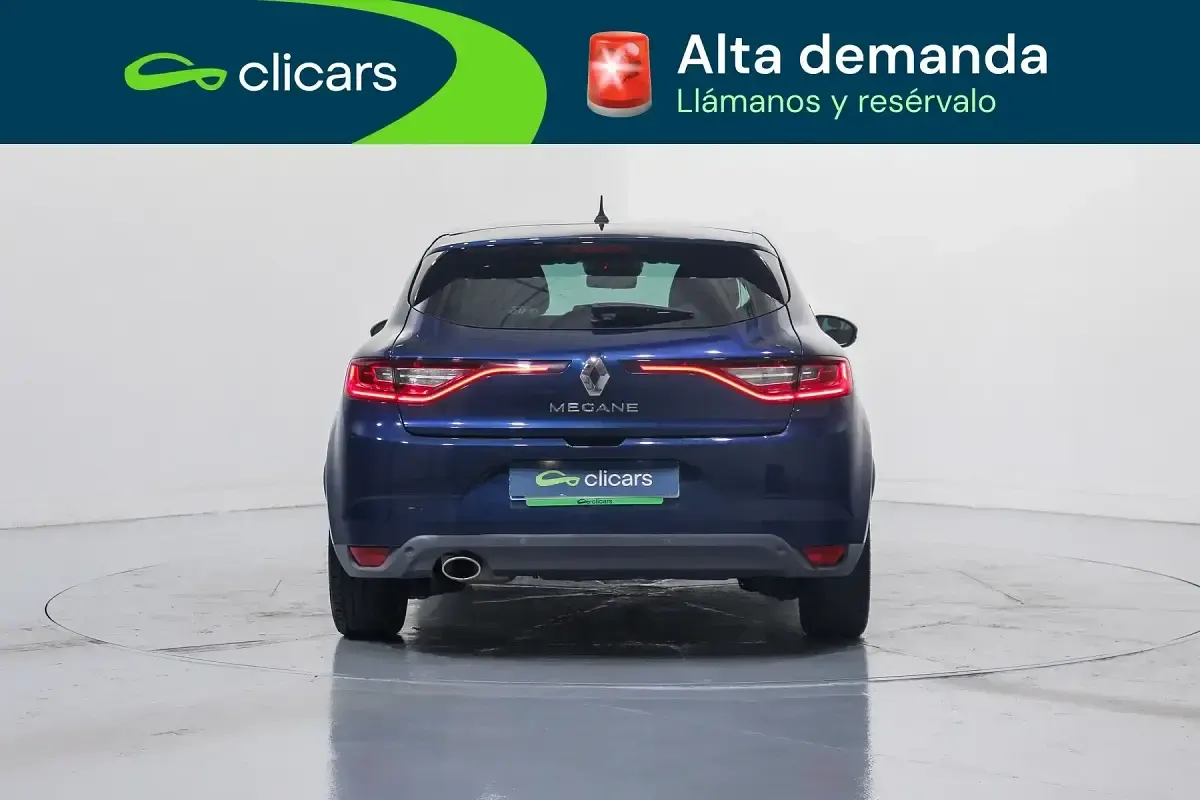 Usado Renault Mégane Zen 130 CV (95 kW) 2018 Azul Berlina