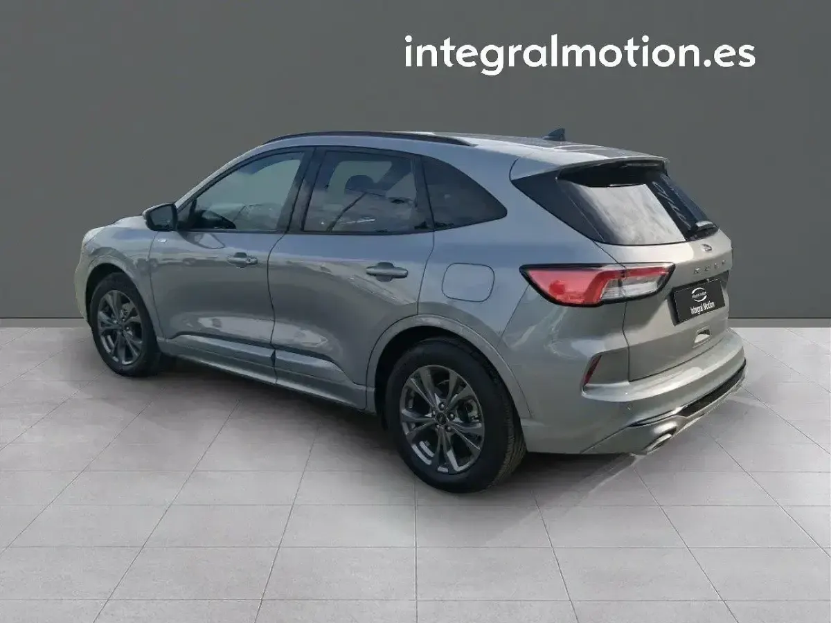 Usado Ford Kuga ST-Line X 190 CV (139 kW) 2024 Gris SUV
