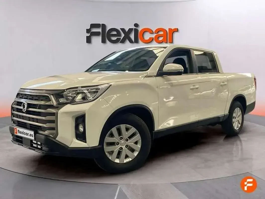 Usado SsangYong Musso 204 CV (150 kW) 2023 Blanco Pickup/Camioneta