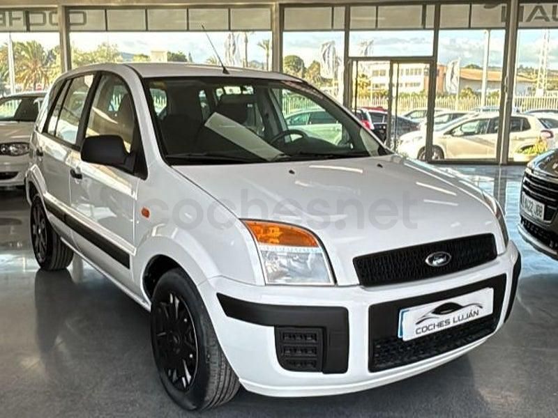 Usado Ford Fusion 80 CV (58 kW) 2012 Blanco Utilitario