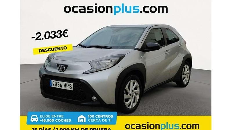 Gris Usado 2024 Toyota Aygo Play Utilitario | 13.500 € (Buen precio) - Imagen 1/4