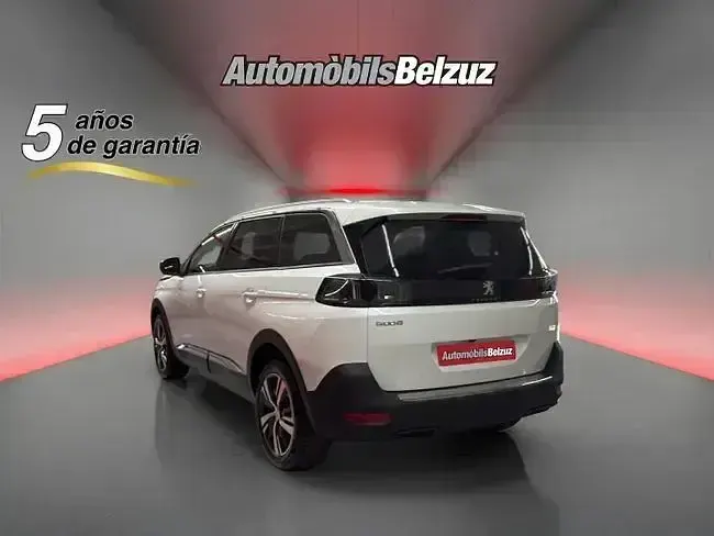 Usado Peugeot 5008 Allure 131 CV (96 kW) 2022 Blanco SUV