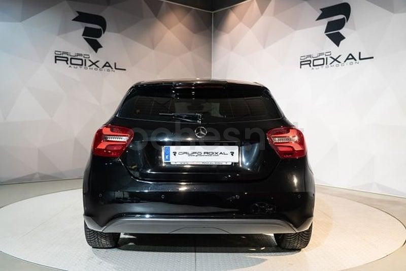 Usado Mercedes A180 109 CV (80 kW) 2017 Negro Berlina