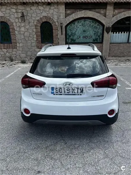 Usado Hyundai i20 Active 100 CV (73 kW) 2019 Blanco Utilitario
