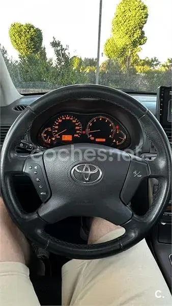 Usado Toyota Avensis Sol 129 CV (94 kW) 2005 Gris / plata Berlina