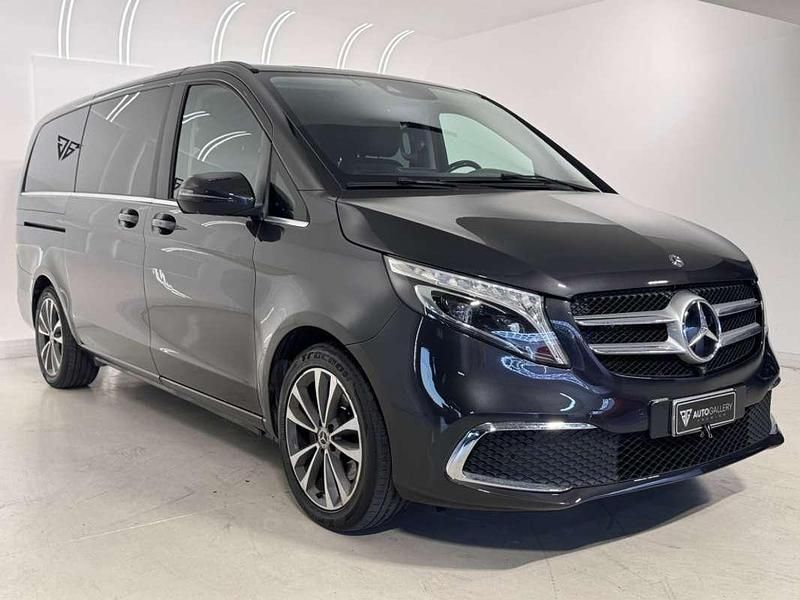 Usado Mercedes V250 Avantgarde 190 CV (139 kW) 2021 Gris Monovolumen