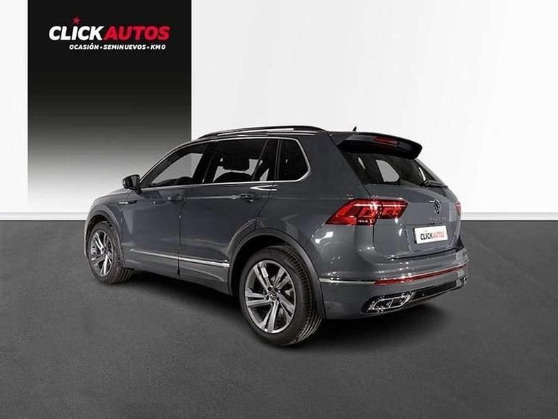 Usado VW Tiguan R-line 151 CV (111 kW) 2023 Gris SUV