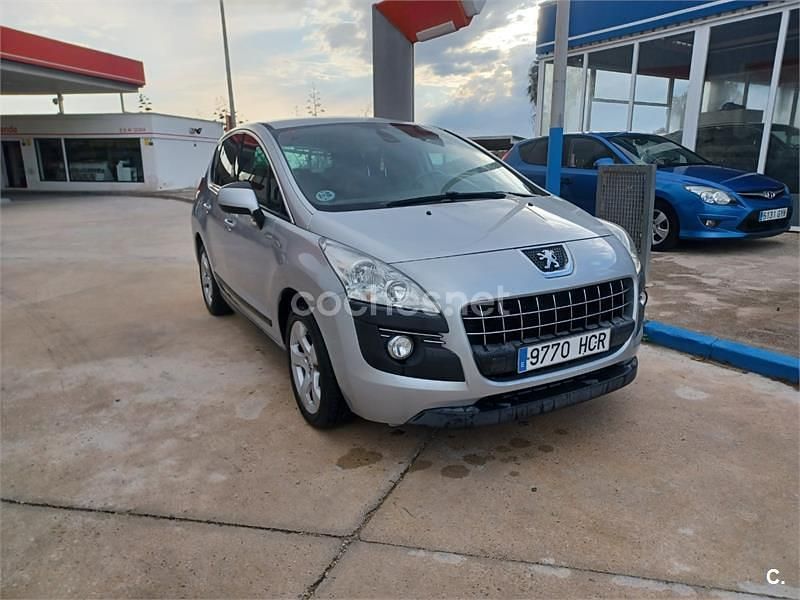 Gris / plata Usado 2013 Peugeot 3008 Access Berlina | 7200 € (Precio justo) - Imagen 1/4