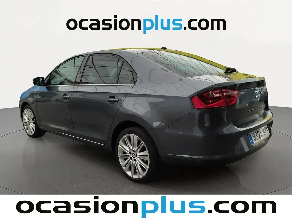 Usado Seat Toledo XCELLENCE 110 CV (80 kW) 2018 Gris Utilitario