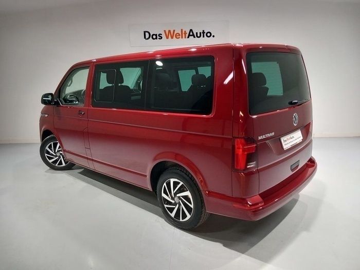 Rojo Usado 2022 VW Multivan Berlina | 48.400 € (Un poco caro) - Imagen 1/4