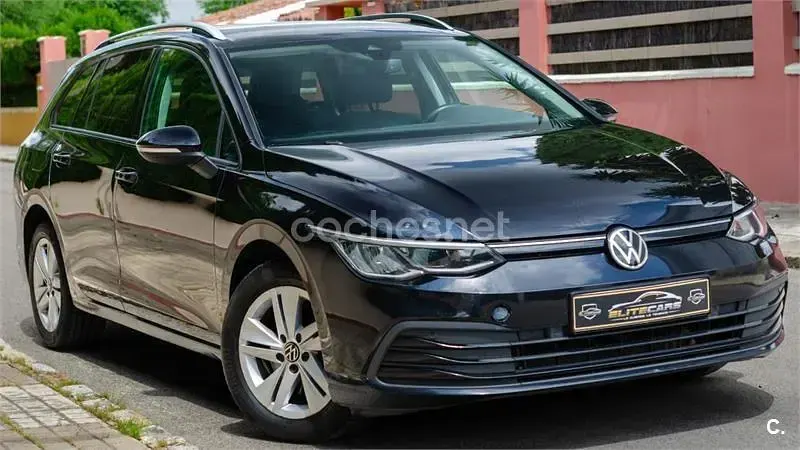 Usado VW Golf VIII 115 CV (84 kW) 2022 Negro Familiar