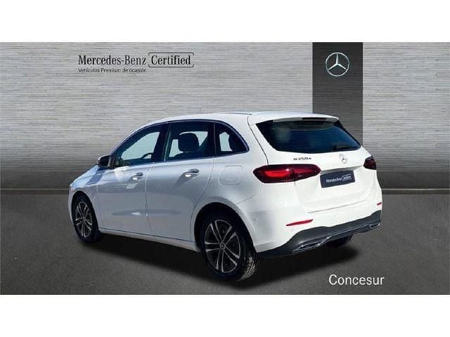 Usado Mercedes B250e 218 CV (160 kW) 2021 Blanco Monovolumen