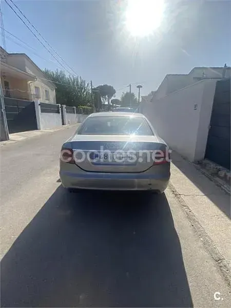 Usado Audi A6 140 CV (102 kW) 2005 Gris / plata Berlina